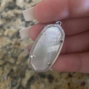 Single Kendra Scott Elle earring